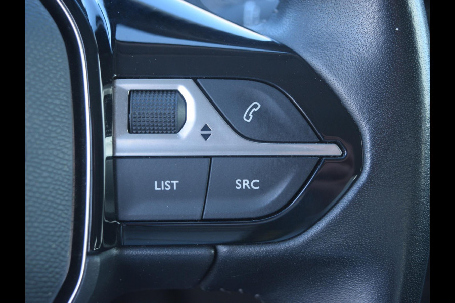 Peugeot e-2008 EV Active 50 kWh | SOH 91.7% | CLIMATE CONTROL | PARKEERSENSOREN MET CAMRERA | CRUISE CONTROL |