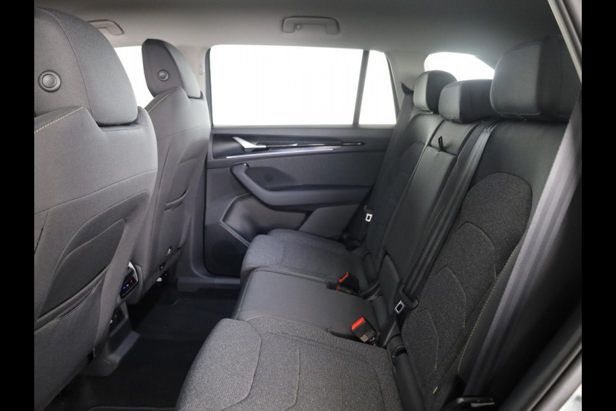 Škoda Kodiaq 1.5 TSI PHEV Edition 204 pk 6 versn. DSG | Sunset | Trekhaak |  18" lichtmetalen velgen Soira aero, zilver
