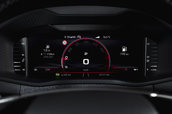 Škoda Karoq 1.5 TSI ACT 150 PK Sportline Business | Afn. Trekhaak | Dig. Cockpit | Adapt. Cruise | Stoel-+Stuurverw. | Matrix LED | Camera | NAV+App. Connect | ECC | Elek. Klep | LM 18" |