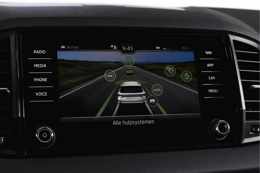 Škoda Karoq 1.5 TSI ACT 150 PK Sportline Business | Afn. Trekhaak | Dig. Cockpit | Adapt. Cruise | Stoel-+Stuurverw. | Matrix LED | Camera | NAV+App. Connect | ECC | Elek. Klep | LM 18" |