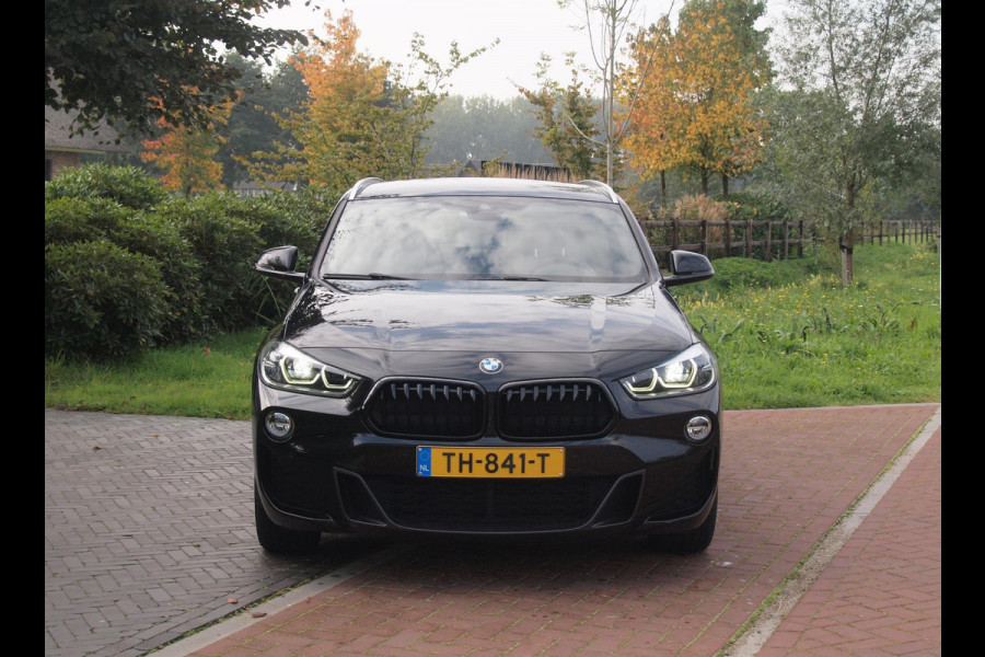BMW X2 sDrive18i High Executive | M-pakket | Camera | Head-Up Display | Navi | Afneembare Trekhaak | NL-Auto |