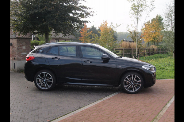 BMW X2 sDrive18i High Executive | M-pakket | Camera | Head-Up Display | Navi | Afneembare Trekhaak | NL-Auto |