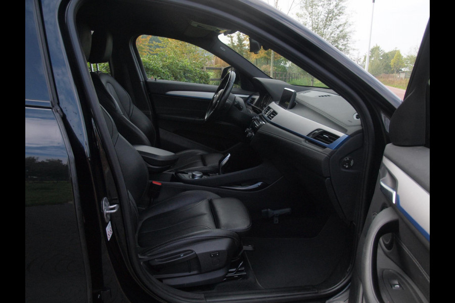 BMW X2 sDrive18i High Executive | M-pakket | Camera | Head-Up Display | Navi | Afneembare Trekhaak | NL-Auto |