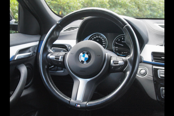 BMW X2 sDrive18i High Executive | M-pakket | Camera | Head-Up Display | Navi | Afneembare Trekhaak | NL-Auto |