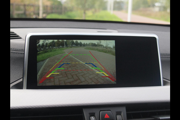 BMW X2 sDrive18i High Executive | M-pakket | Camera | Head-Up Display | Navi | Afneembare Trekhaak | NL-Auto |