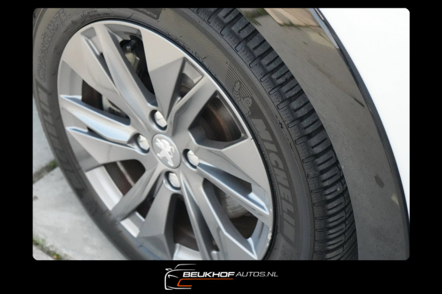 Peugeot e-208 EV Blue Lease Allure 50 kWh Camera Nav Soh92%