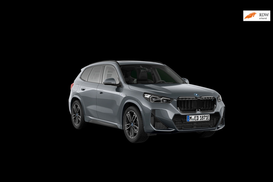 BMW iX1 XDrive30 67 kWh *Pano*Trekhaak*Head-Up*Camera*