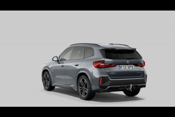 BMW iX1 XDrive30 67 kWh *Pano*Trekhaak*Head-Up*Camera*