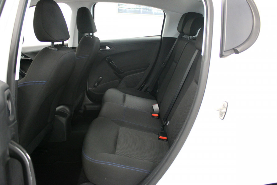 Peugeot 208 1.2 PureTech Signature