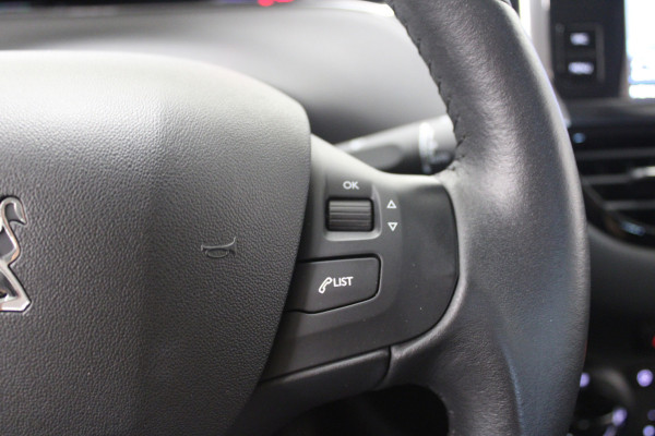 Peugeot 208 1.2 PureTech Signature