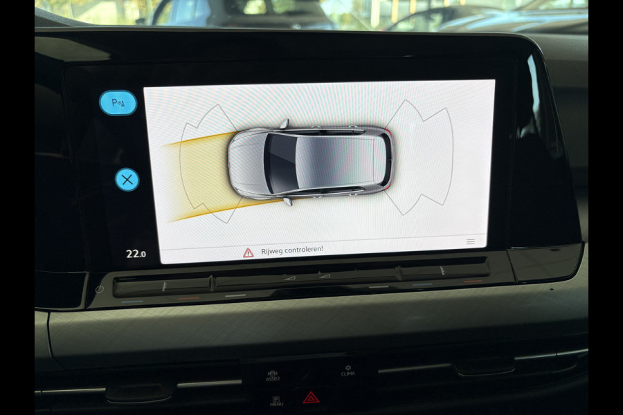Volkswagen Golf 1.0 TSI Life Airco - Apple carplay - Parkeersensoren - Navigatie - Draadloze telefoonlader - Licht metalen velgen 16 inch - Keyless start - Led verlichting - Radio - Bluetooth - Cruise control - Centrale vergrendeling met afstandsbediening - Start/stop systeem - Stuur leder - Stuur multifunctioneel