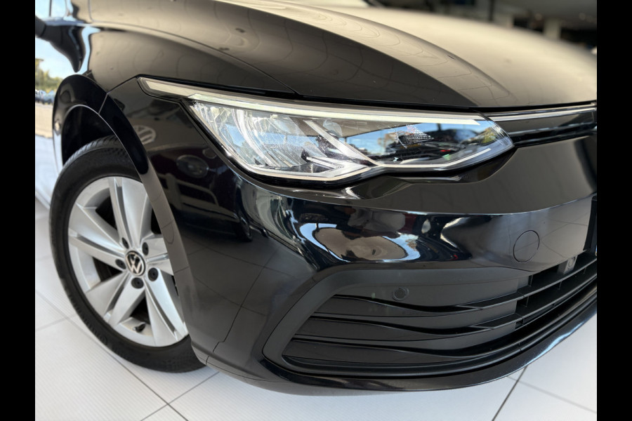Volkswagen Golf 1.0 TSI Life Airco - Apple carplay - Parkeersensoren - Navigatie - Draadloze telefoonlader - Licht metalen velgen 16 inch - Keyless start - Led verlichting - Radio - Bluetooth - Cruise control - Centrale vergrendeling met afstandsbediening - Start/stop systeem - Stuur leder - Stuur multifunctioneel