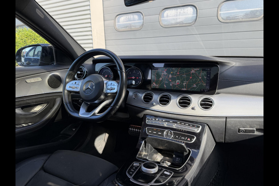 Mercedes-Benz E-Klasse 220 d AMG | Panoramadak | Camera | Sfeerverlichting | Navigatie | Stoelverwarming |
