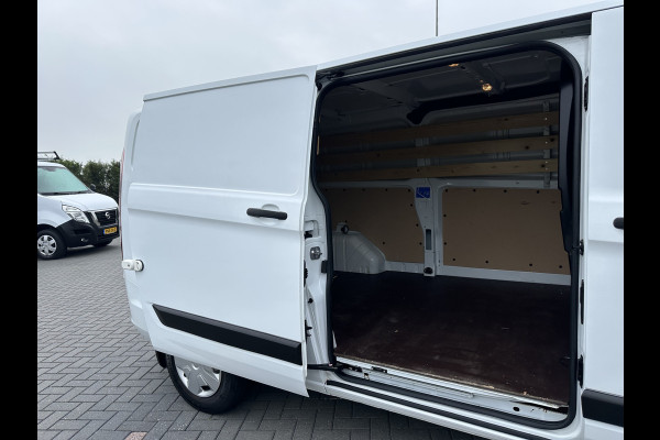 Ford Transit Custom 2.0 TDCI / L2H1 / 1e EIG. / CAMERA / CARPLAY / AIRCO / CRUISE / VOORRUITVERW / 3 ZITS / PDC / 2.800 KG AHG