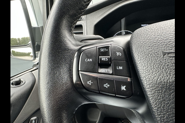 Ford Transit Custom 2.0 TDCI / L2H1 / 1e EIG. / CAMERA / CARPLAY / AIRCO / CRUISE / VOORRUITVERW / 3 ZITS / PDC / 2.800 KG AHG