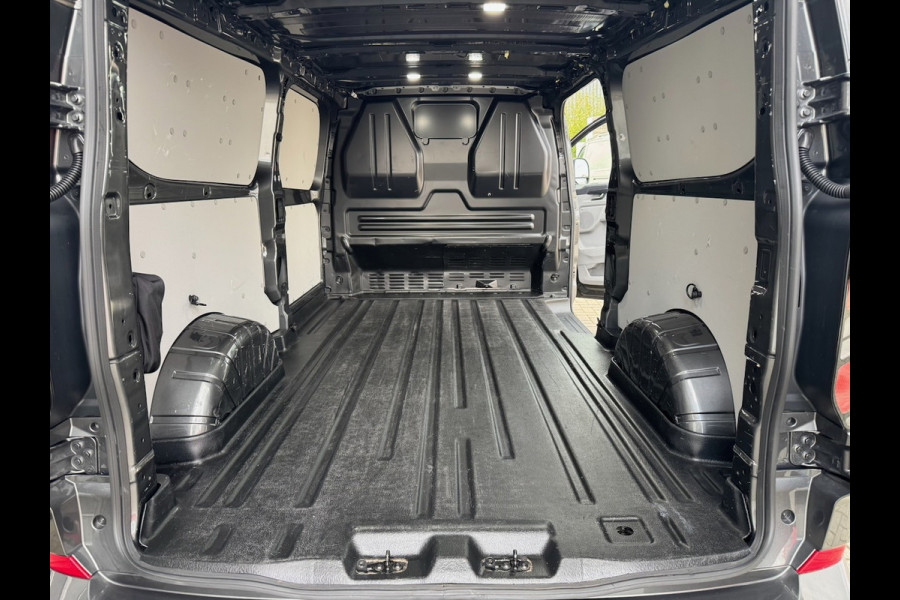 Ford Transit Custom 320 2.0 TDCI 136pk L2H1 Limited | Trekhaak | Navi | LED | Keyfree | Stoelverw. | CarPlay | Camera