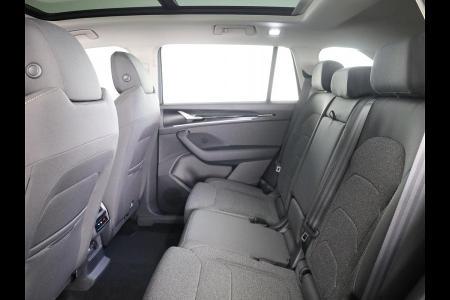 Škoda Kodiaq 1.5 TSI PHEV Business Edition Plus 204pk 6 versn. DSG | Trekhaak | Dynamic Chasis Control | Panorama Dak | Light & View Pakket | Sunset | Velgen: 19" lichtmetalen velgen Lefka aero, zilver