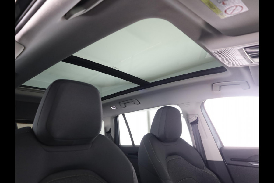 Škoda Kodiaq 1.5 TSI PHEV Business Edition Plus 204pk 6 versn. DSG | Trekhaak | Dynamic Chasis Control | Panorama Dak | Light & View Pakket | Sunset | Velgen: 19" lichtmetalen velgen Lefka aero, zilver