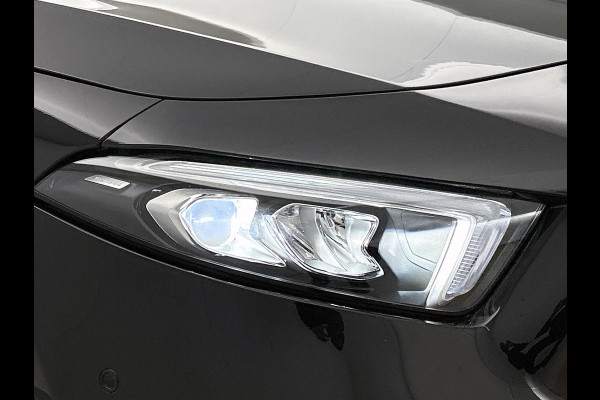 Mercedes-Benz A-Klasse 180 Business Solution AMG | AMG-Line In en Exterieur | Sfeerverlichting | Navigatie | Achteruitrijcamera | Inclusief 24 maanden MB Certified garantie voor Europa.