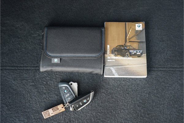 BMW iX3 Executive 80 kWh M-Sport Pano H&K Stuur & Stoelverw Trekhaak