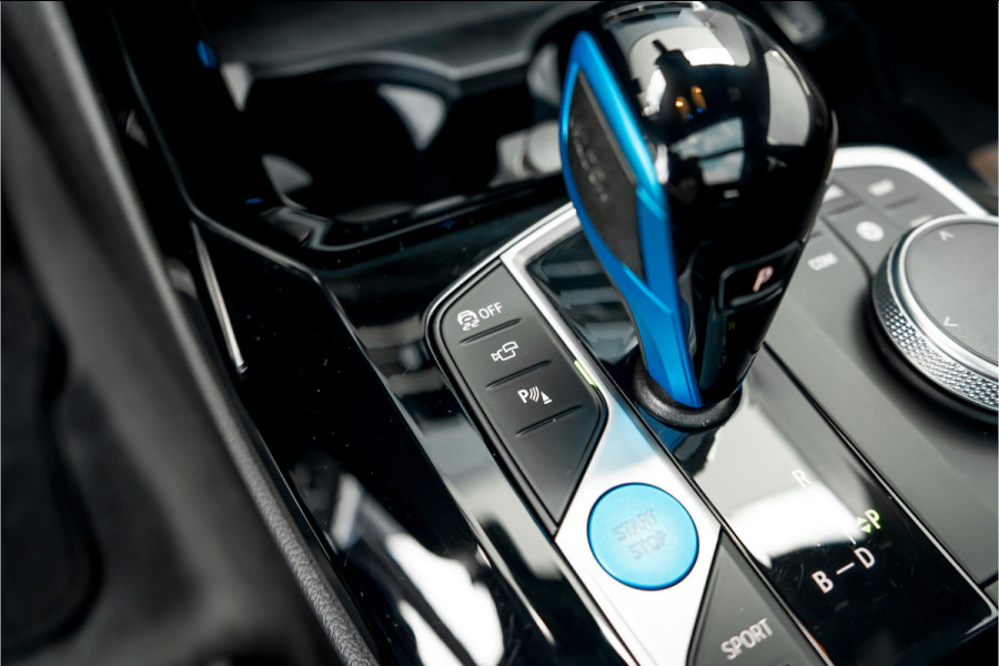 BMW iX3 Executive 80 kWh M-Sport Pano H&K Stuur & Stoelverw Trekhaak