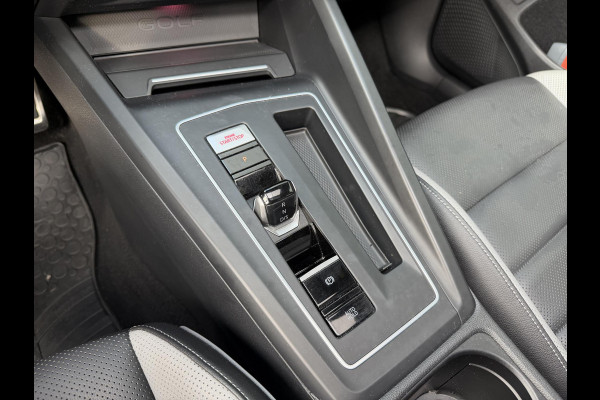 Volkswagen Golf 1.4 eHybrid GTE 18"/SOH 91%/Leder + memory/Panoramadak/IQ Light/Dynamic chassis/Stuur + stoelverwarming + ventilatie/Head-up/Standkachel/Camera/PDC v+a
