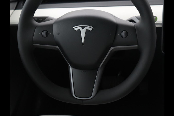 Tesla Model 3 Standard RWD Plus 60 kWh | SOH 91,8 % | Panoramadak | Lederen bekleding | Stoelverwarming | Stuurwielverwarming