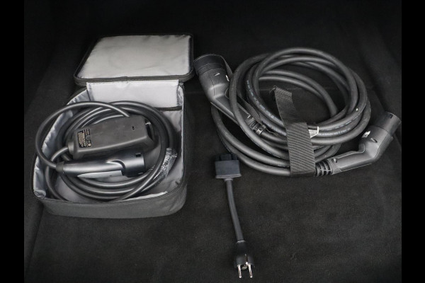 Tesla Model 3 Standard RWD Plus 60 kWh | SOH 91,8 % | Panoramadak | Lederen bekleding | Stoelverwarming | Stuurwielverwarming