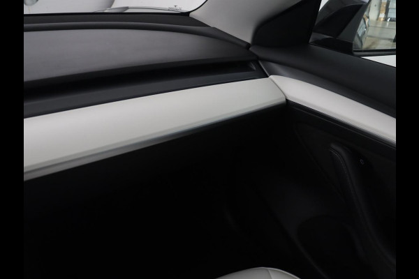 Tesla Model 3 Standard RWD Plus 60 kWh | SOH 91,8 % | Panoramadak | Lederen bekleding | Stoelverwarming | Stuurwielverwarming