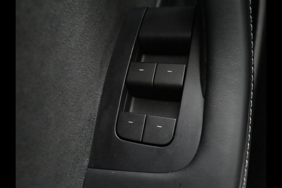 Tesla Model 3 Standard RWD Plus 60 kWh | SOH 91,8 % | Panoramadak | Lederen bekleding | Stoelverwarming | Stuurwielverwarming