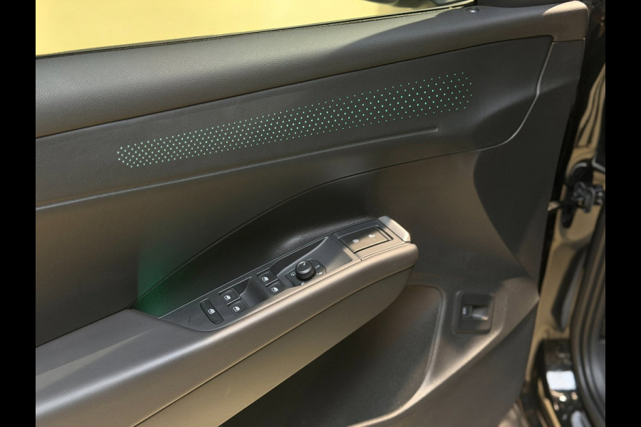 Volkswagen T-Roc 1.5 eTsi R-Line First Edition|Pano|Matrix|Keyless|H&K|HUD|360|Trekhaak|
