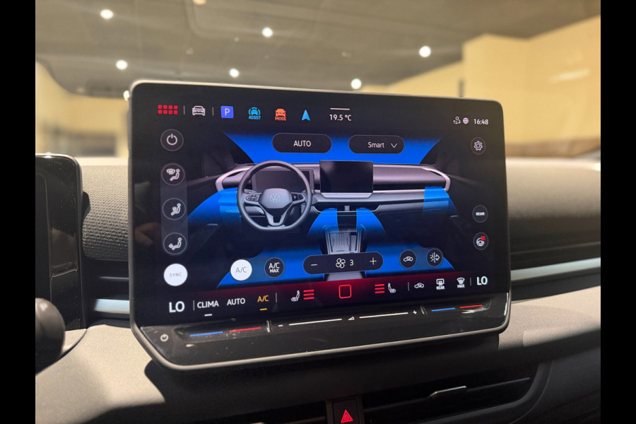 Volkswagen T-Roc 1.5 eTsi R-Line First Edition|Pano|Matrix|Keyless|H&K|HUD|360|Trekhaak|