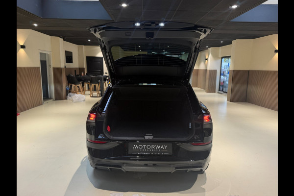 Volkswagen T-Roc 1.5 eTsi R-Line First Edition|Pano|Matrix|Keyless|H&K|HUD|360|Trekhaak|
