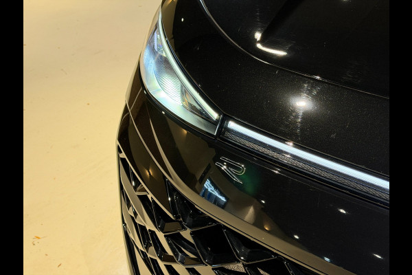 Volkswagen T-Roc 1.5 eTsi R-Line First Edition|Pano|Matrix|Keyless|H&K|HUD|360|Trekhaak|