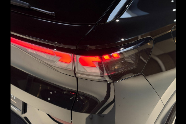 Volkswagen T-Roc 1.5 eTsi R-Line First Edition|Pano|Matrix|Keyless|H&K|HUD|360|Trekhaak|