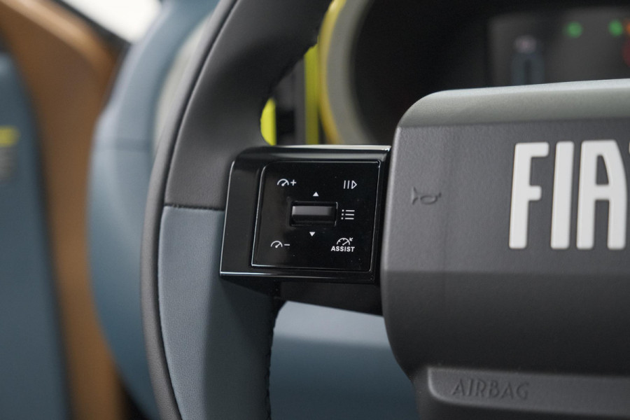 Fiat Grande Panda E La Prima 7 kW 44 kWh | 1 Fase | Camera | Navigatie | Parkeersensoren