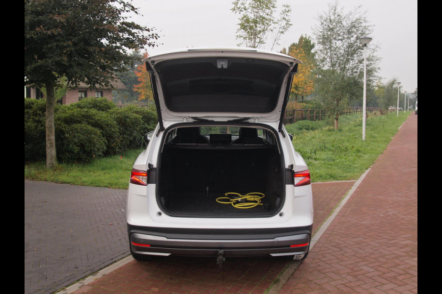 Škoda ENYAQ iV 80 | Panoramadak | Trekhaak | Camera | Sfeerverlichting | Apple Carplay | NL-Auto |