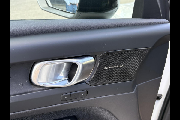 Volvo XC40 Recharge Ultimate 70 kWh SOH 95% | 360 CAMERA | STOEL STUURVERWARMING | MEM. SEAT | ELEK. STOEL | PANO | RIJKLAARPRIJS INCL. 12 MND BOVAG GARANTIE! | KEYLESS + DODEHOEK |