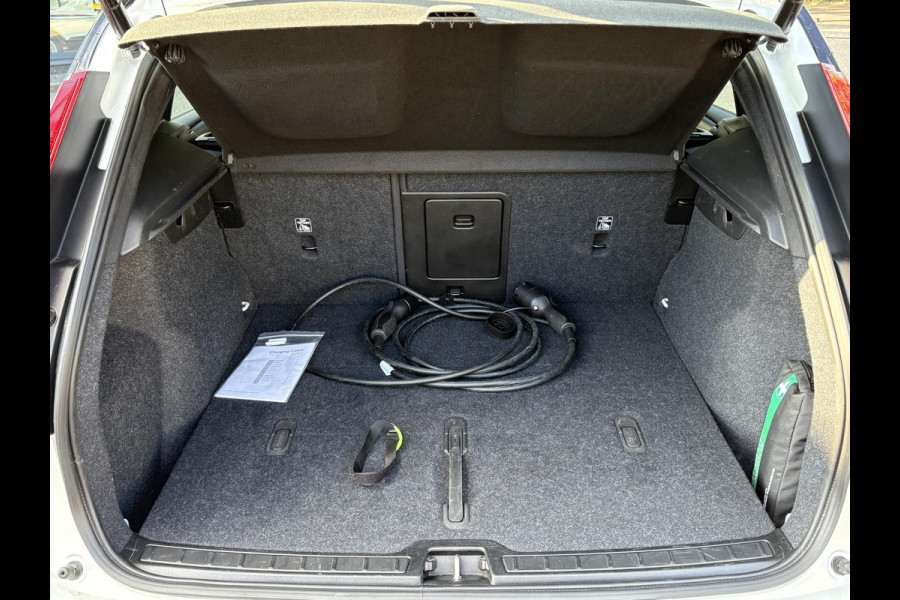 Volvo XC40 Recharge Ultimate 70 kWh SOH 95% | 360 CAMERA | STOEL STUURVERWARMING | MEM. SEAT | ELEK. STOEL | PANO | RIJKLAARPRIJS INCL. 12 MND BOVAG GARANTIE! | KEYLESS + DODEHOEK |