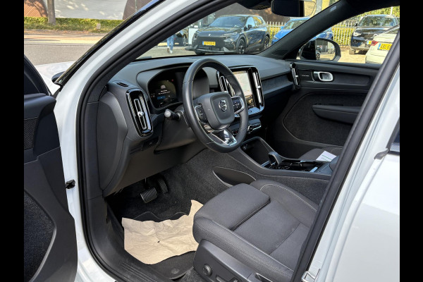 Volvo XC40 Recharge Ultimate 70 kWh SOH 95% | 360 CAMERA | STOEL STUURVERWARMING | MEM. SEAT | ELEK. STOEL | PANO | RIJKLAARPRIJS INCL. 12 MND BOVAG GARANTIE! | KEYLESS + DODEHOEK |