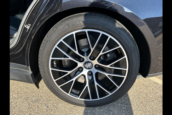 Porsche Taycan 79 kWh SOH 92% | MEM. SEAT | BOSE BOXEN | PANO | STOEL + STUURVERWARMING | ELEK. STOELEN | 21'' WIELEN | FABRIEKS GARANTIE TM 09-2027 | GEEN EXTRA KOSTEN!! RIJKLAAR GELEVERD |