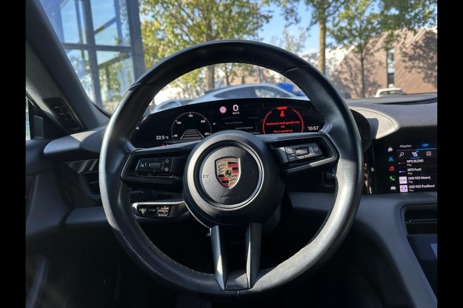 Porsche Taycan 79 kWh SOH 92% | MEM. SEAT | BOSE BOXEN | PANO | STOEL + STUURVERWARMING | ELEK. STOELEN | 21'' WIELEN | FABRIEKS GARANTIE TM 09-2027 | GEEN EXTRA KOSTEN!! RIJKLAAR GELEVERD |