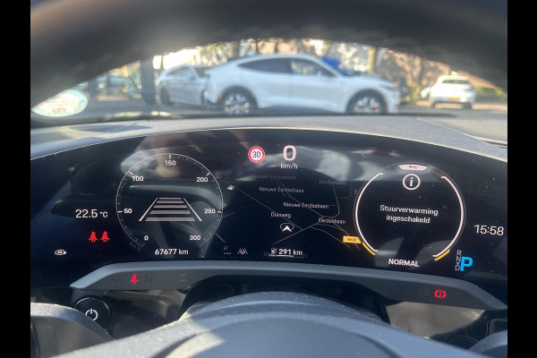 Porsche Taycan 79 kWh SOH 92% | MEM. SEAT | BOSE BOXEN | PANO | STOEL + STUURVERWARMING | ELEK. STOELEN | 21'' WIELEN | FABRIEKS GARANTIE TM 09-2027 | GEEN EXTRA KOSTEN!! RIJKLAAR GELEVERD |