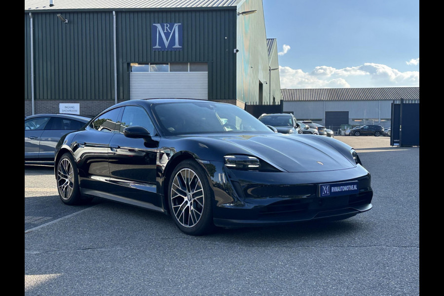 Porsche Taycan 79 kWh SOH 92% | MEM. SEAT | BOSE BOXEN | PANO | STOEL + STUURVERWARMING | ELEK. STOELEN | 21'' WIELEN | FABRIEKS GARANTIE TM 09-2027 | GEEN EXTRA KOSTEN!! RIJKLAAR GELEVERD |