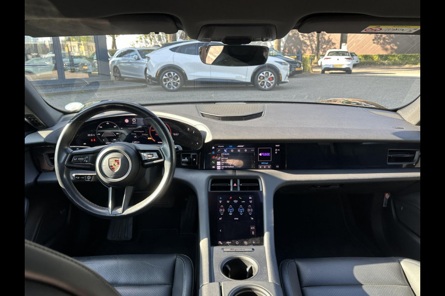 Porsche Taycan 79 kWh SOH 92% | MEM. SEAT | BOSE BOXEN | PANO | STOEL + STUURVERWARMING | ELEK. STOELEN | 21'' WIELEN | FABRIEKS GARANTIE TM 09-2027 | GEEN EXTRA KOSTEN!! RIJKLAAR GELEVERD |