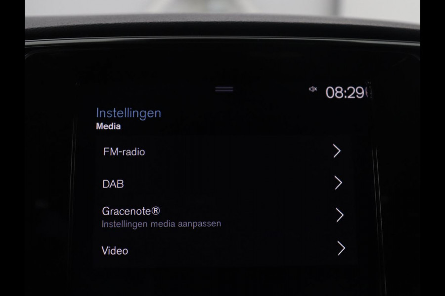 Volvo XC40 1.5 T5 Recharge Business Pro | SOH 84,5 | 360 Camera | Stoelverwarming | LED | Apple Carplay |