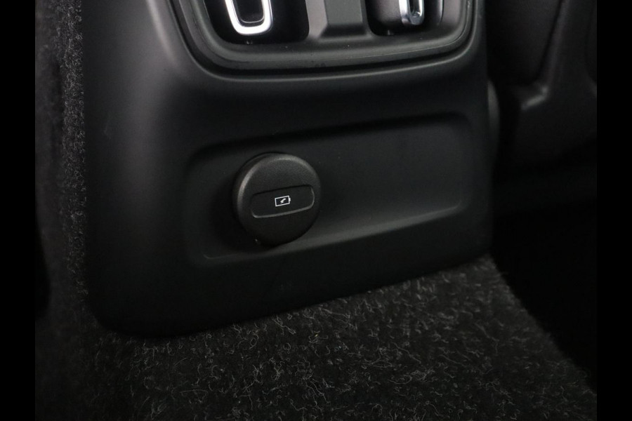 Volvo XC40 1.5 T5 Recharge Business Pro | SOH 84,5 | 360 Camera | Stoelverwarming | LED | Apple Carplay |