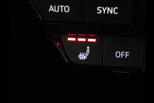Audi Q4 e-tron 40 S edition 77 kWh | SOH 96% | Camera | Stoelverwarming | Keyless Entry | Apple Carplay | LED | S-Line |