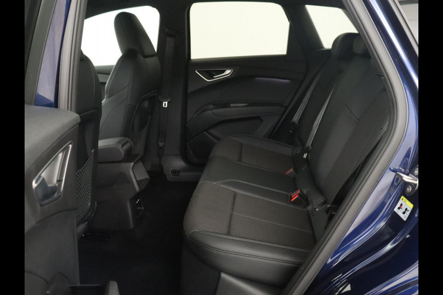 Audi Q4 e-tron 40 S edition 77 kWh | SOH 96% | Camera | Stoelverwarming | Keyless Entry | Apple Carplay | LED | S-Line |