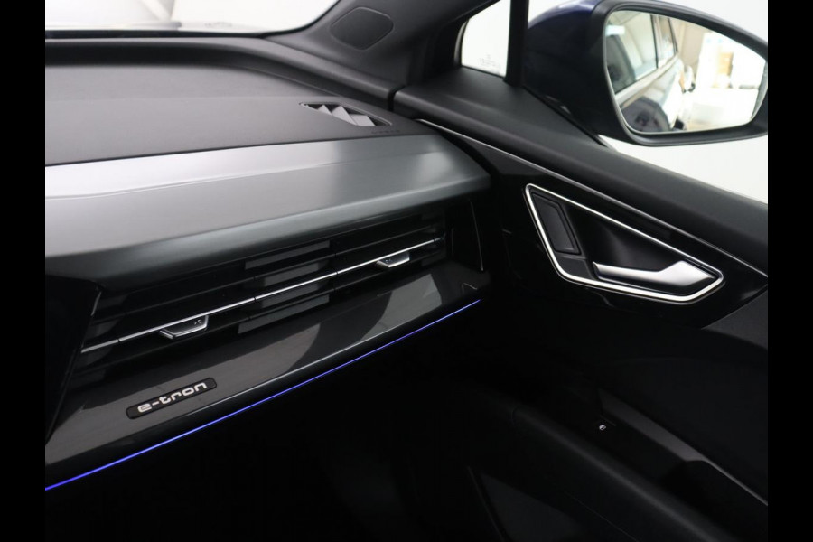 Audi Q4 e-tron 40 S edition 77 kWh | SOH 96% | Camera | Stoelverwarming | Keyless Entry | Apple Carplay | LED | S-Line |